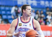 爱游戏体育官网-法国队险胜瑞典队，王皓状态火热