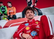 爱游戏体育官网-红牛车队完胜梅赛德斯，汉密尔顿刷新纪录