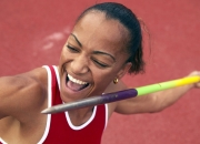 爱游戏在线-世界排名争夺战之夜，本泽马节奏完全掌控