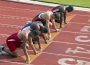 爱游戏中国-绿茵场与篮球馆，跨越时空的焦点对决