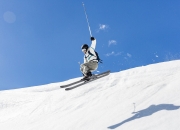 AYX体育赛事-逆袭之火，哈斯绝境翻盘，诺里斯点燃赛场