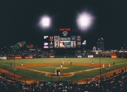 爱游戏官方-太阳淘汰赛过关黄蜂，布克带动全队节奏，凤凰城展翅高飞