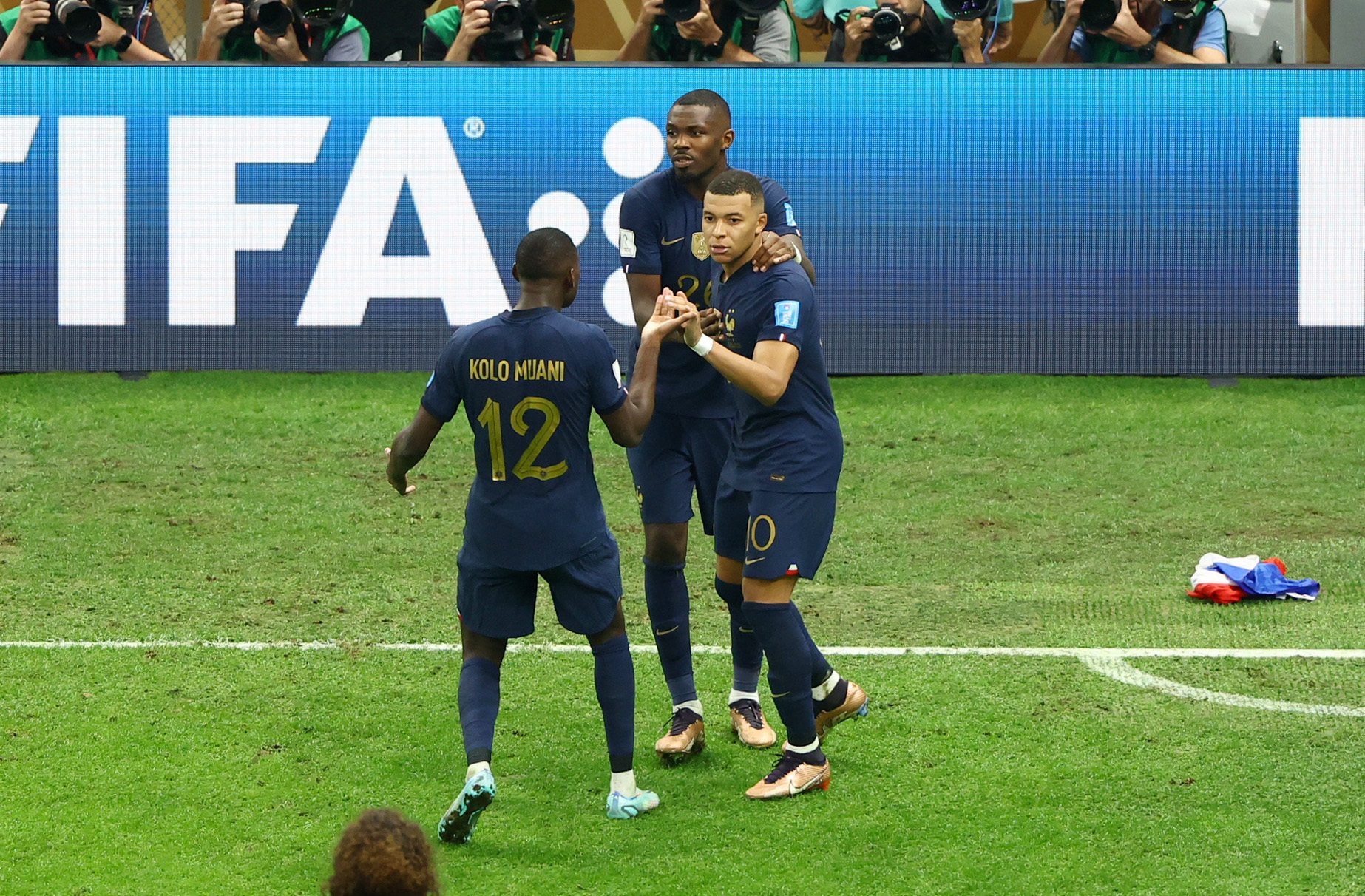 法国队险胜韩国队，奥恰洛夫高光表现