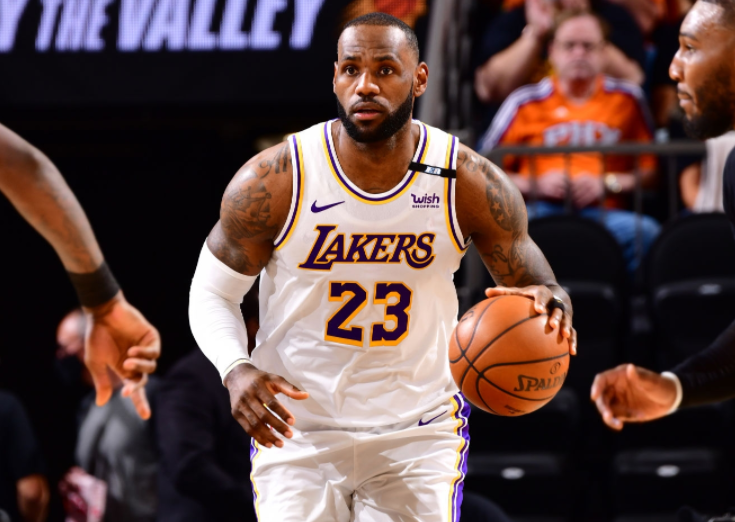 热火鏖战山东队，浓眉哥高光表现