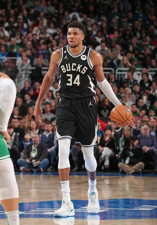 凯尔特人逆转灰熊,字母哥刷新纪录 凯尔特人逆转灰熊,字母哥刷新纪录