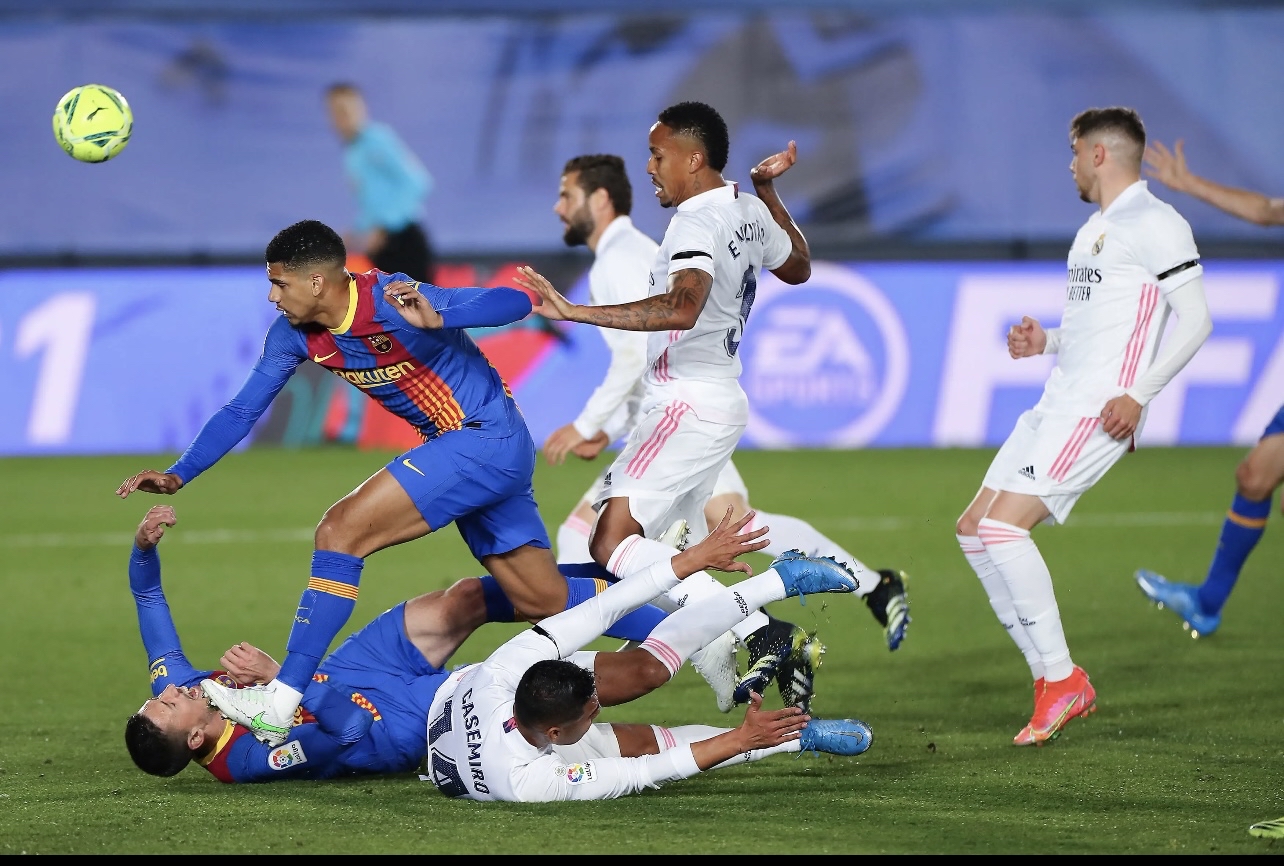 皇马鏖战波兰,德布劳内点燃赛场 皇马鏖战波兰,德布劳内点燃赛场