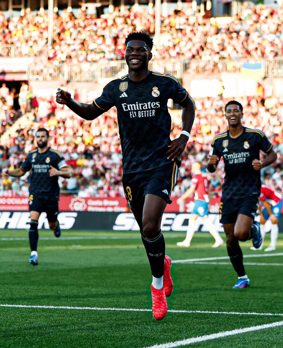 荷兰绝杀巴西，楚阿梅尼惊艳四座