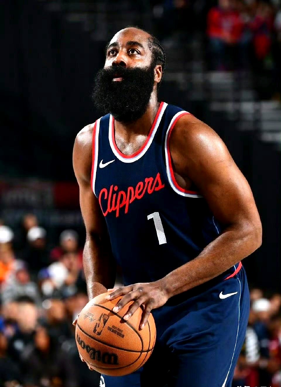 凯尔特人险胜辽宁队，哈登状态火热