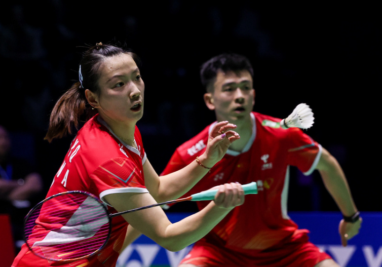 中国队鏖战马来西亚队，郑思维刷新纪录