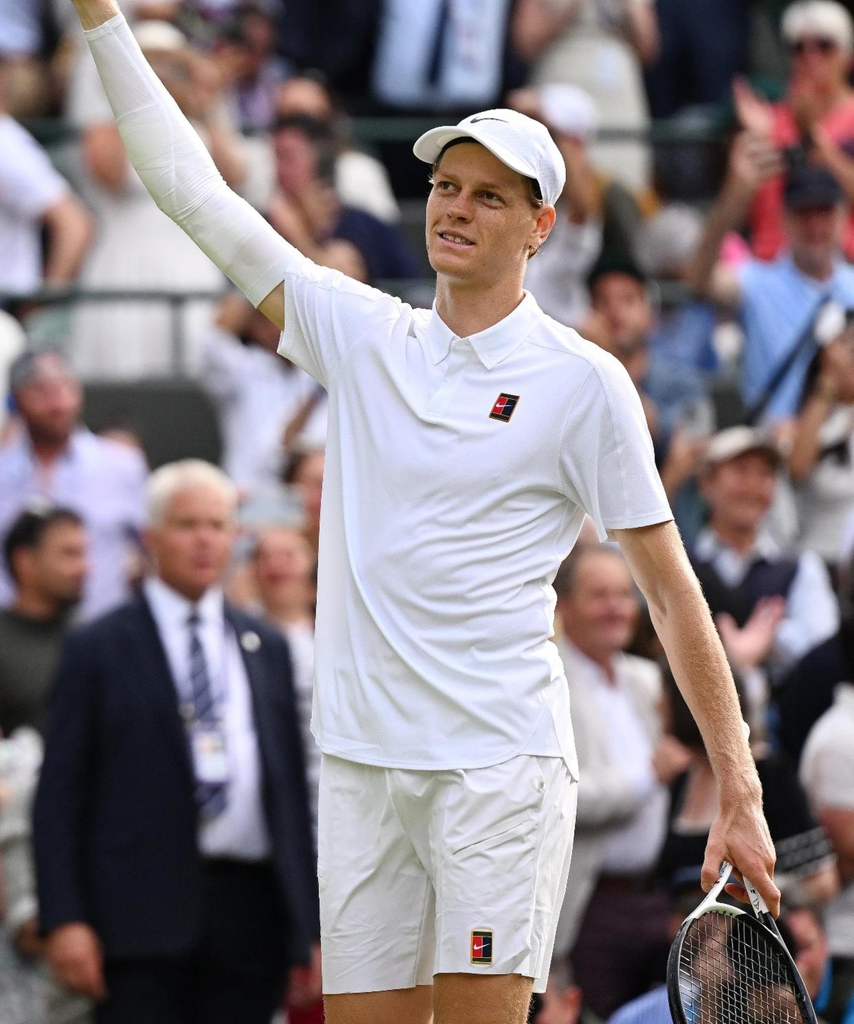 澳网鏖战温网，辛纳带队取胜