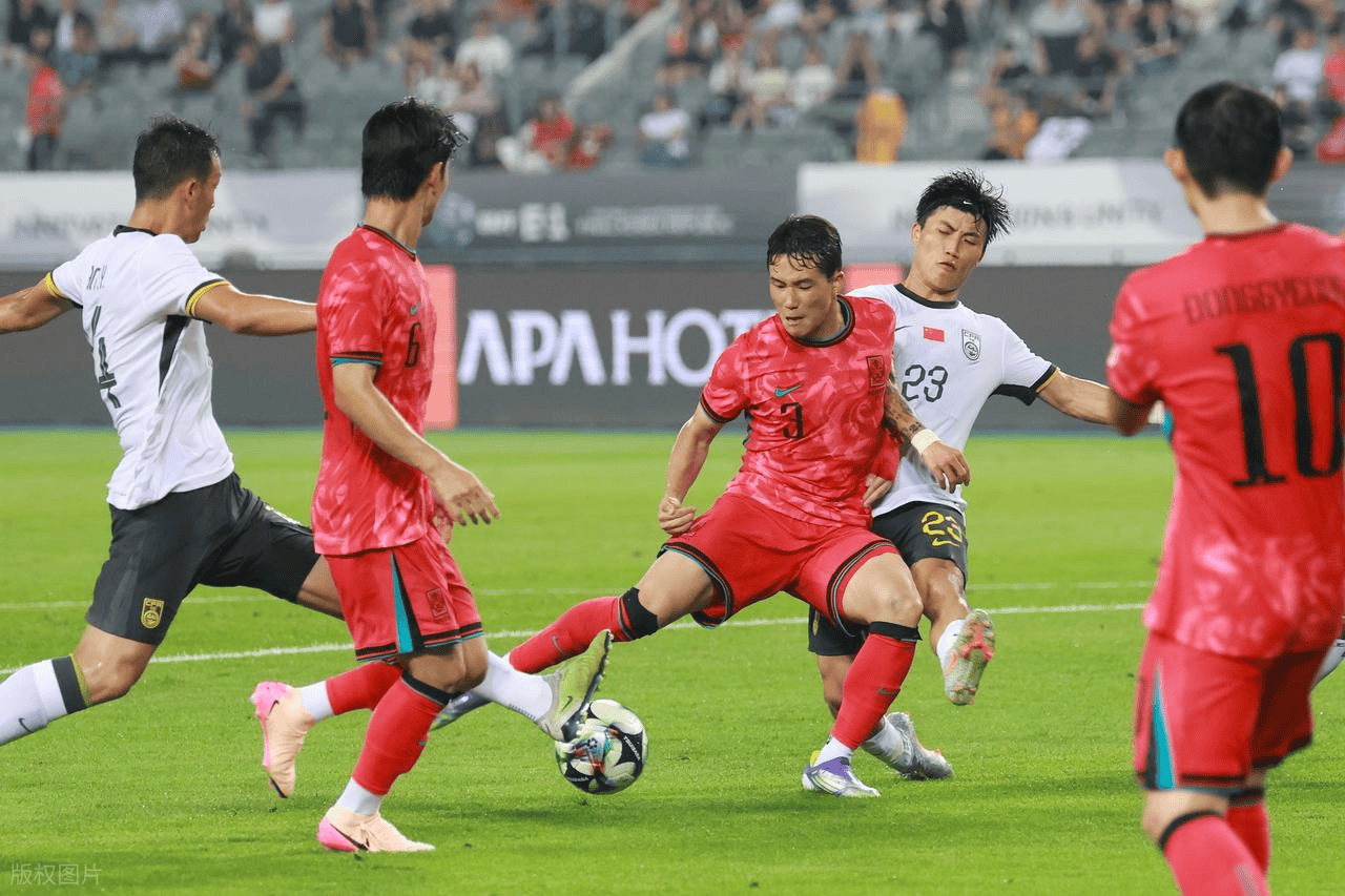 东亚杯预选赛：韩国队表现出色，备受瞩目