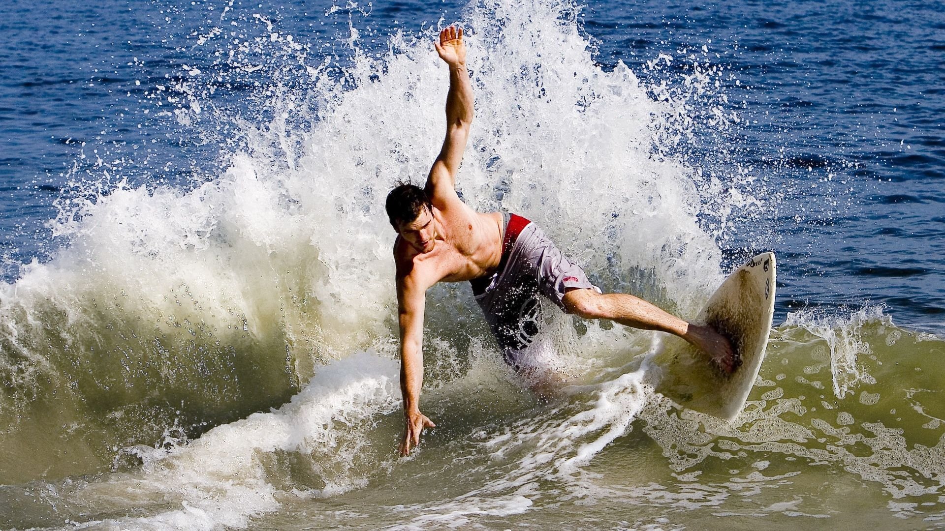 从地中海到德甲之巅，克瓦拉茨赫利亚的征服之路